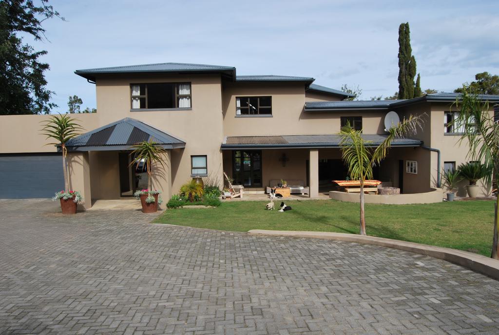 15 Witpeer Street Guesthouse George Luaran gambar